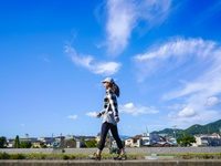 カエル足 立ち腹筋 浮き輪肉引き締め